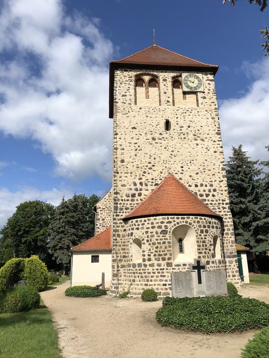 Titelbild: Hohenseedener Kirche
